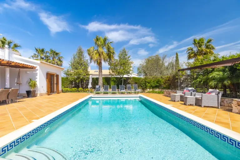 pool-maintenance-costs-algarve-net-yield-2026