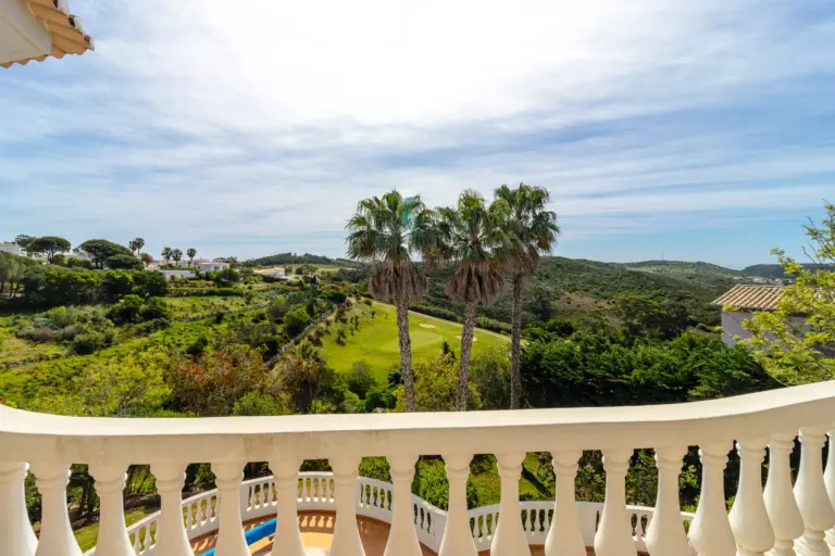 Concierge arranging airport transfers and guest experiences for an Algarve holiday rental