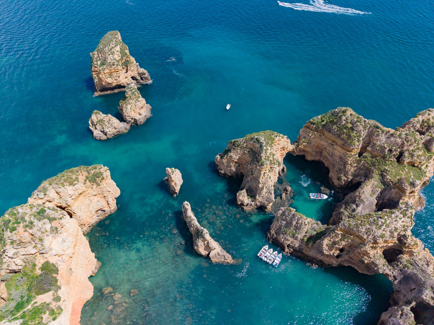 Algarve holiday let booking platforms and direct bookings