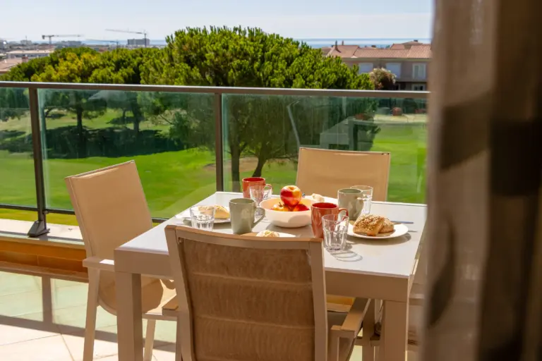 Algarve holiday let managed under an established Superhost profile