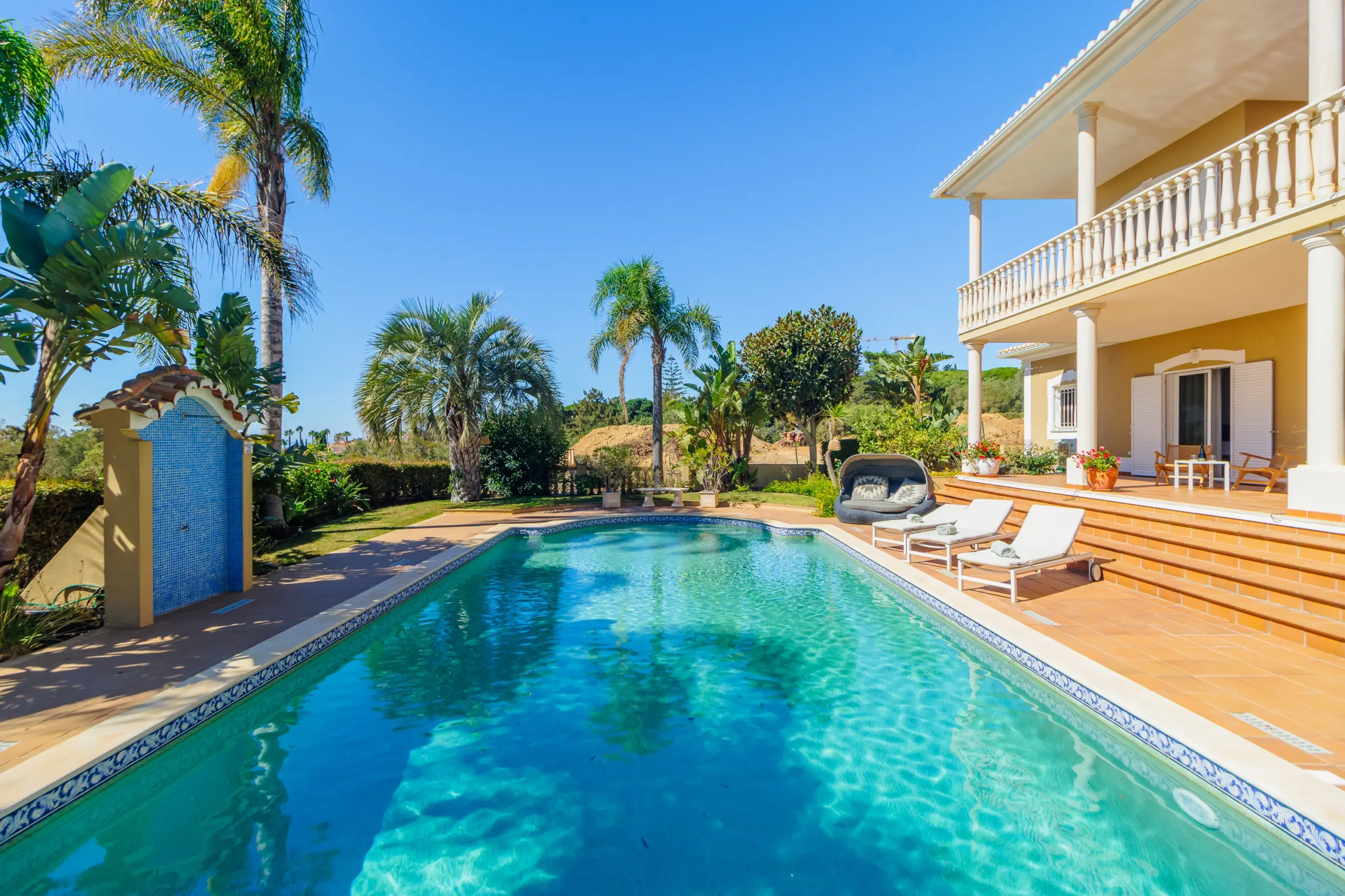 Year-round maintenance of an Algarve holiday let in 2026