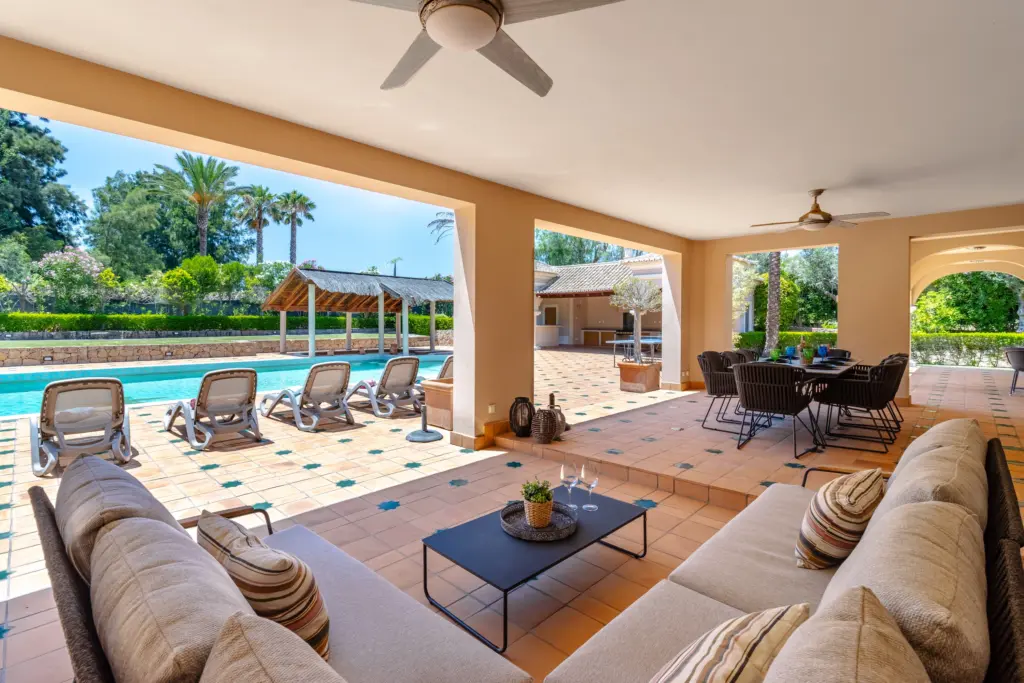Algarve holiday let owner reviewing 2026 rental performance